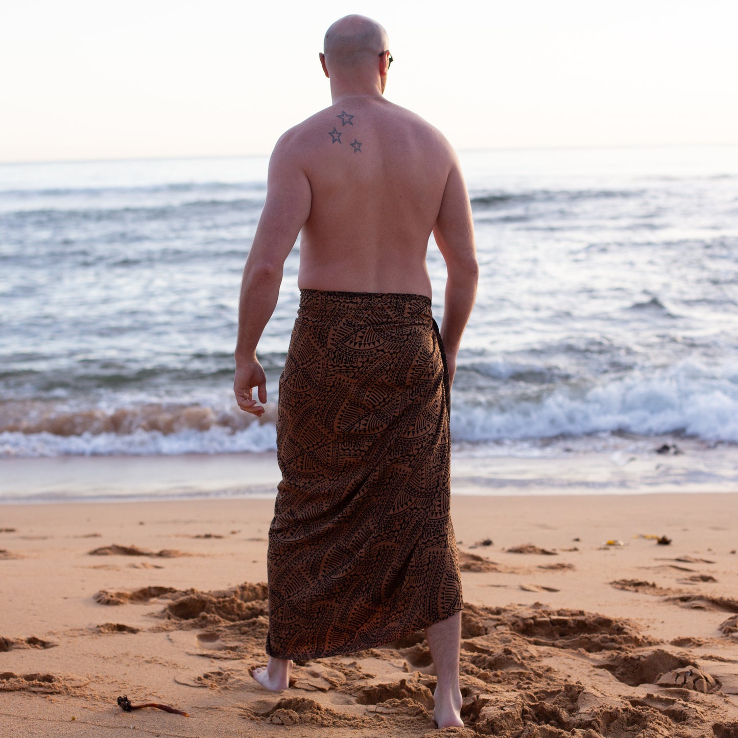 Spear Fishing Men Luxe Sarong